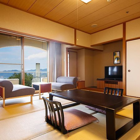 Plaza Awajishima Hotel Minamiawaji Buitenkant foto